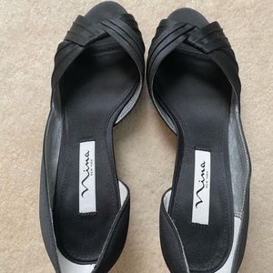 Never worn Nina satin dress heels size 8